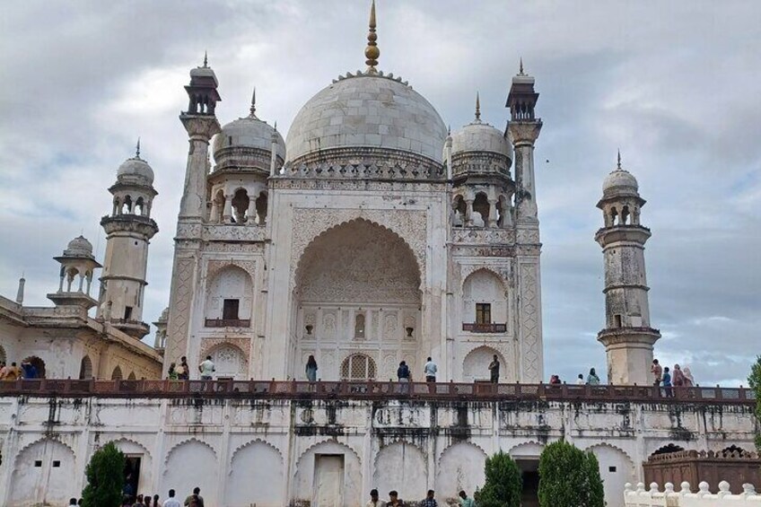 Tourist are watching Bibi Ka Maqbara, Mini Taj Mahalhing