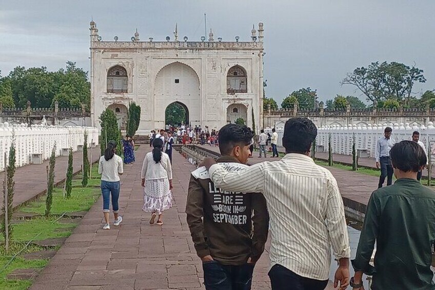 Visitors are entering in Bibi Ka Maqbara, Mini Taj Mahal.