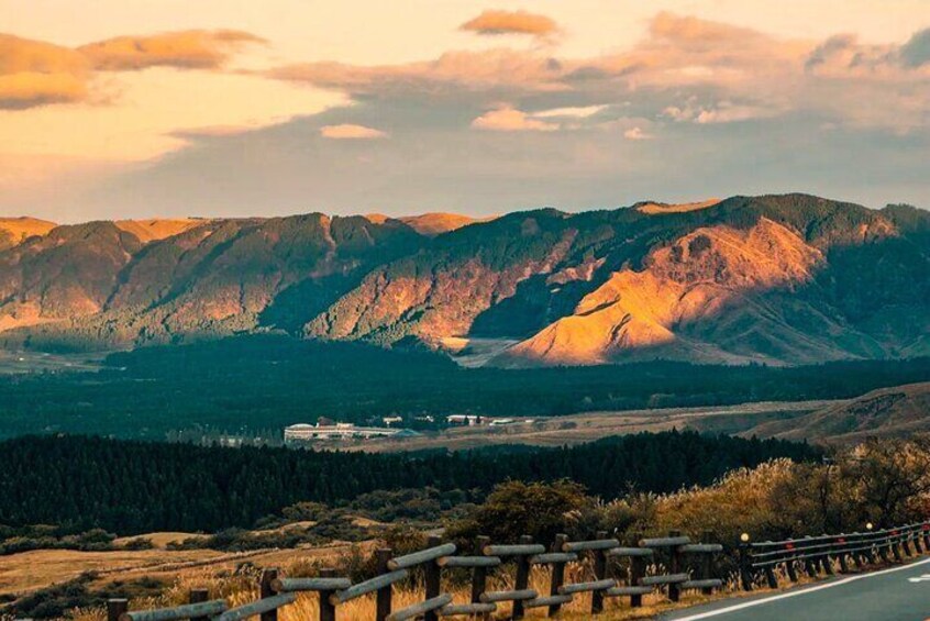 Fukuoka Full Day Tour at Mount Aso Kusasenri and Kurokawa Onsen