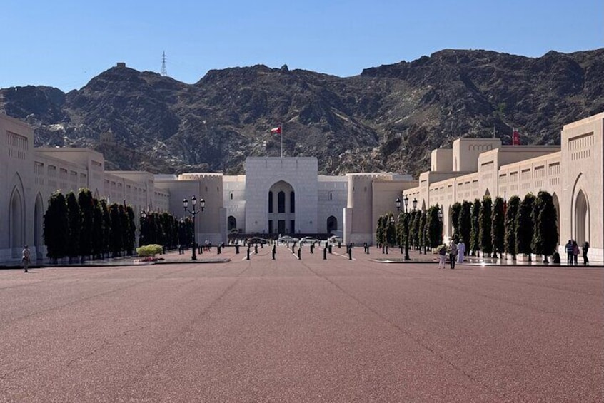 Half Day Tour In Muscat With Omani Woman Guide 