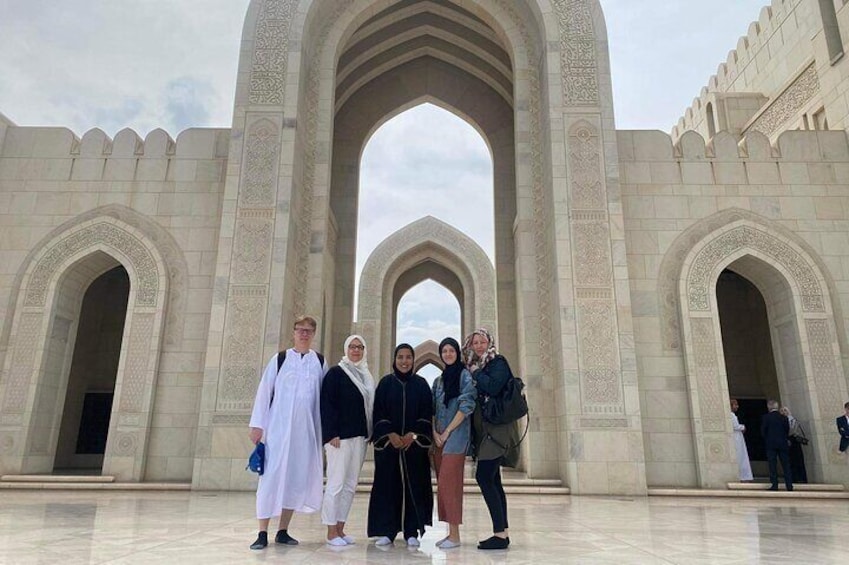 Half Day Tour In Muscat With Omani Woman Guide 