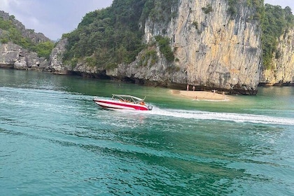 Private Canoe Explore the Hidden Gems of Halong & Lan Ha Bay