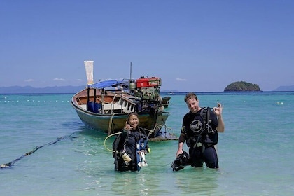 Koh Lipe Beginner Scuba Diving Half Day Tour with Lunch