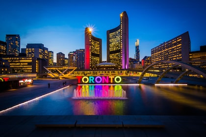 Malerische Nachttour durch Toronto + CN Tower
