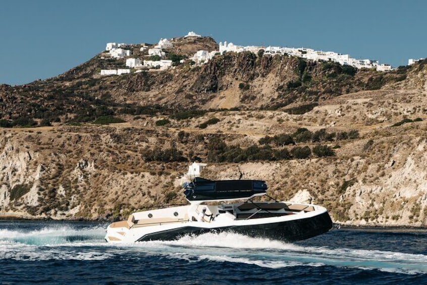 Milos: Half-Day Boat Tour—Kleftiko Sarakiniko Poliegos