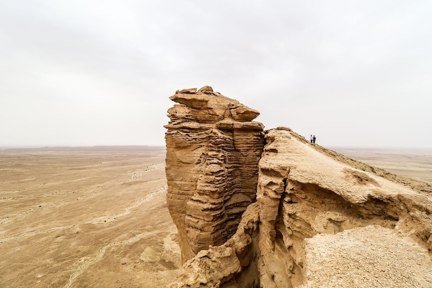 Explore Edge of the World with Dinner