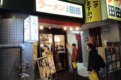 Izakaya tradicional y sabores locales Bar Hopping en Hachioji