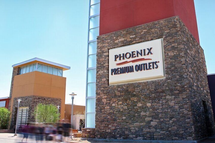 Private Shopping Tour from Phoenix to Phoenix Premium Outlets