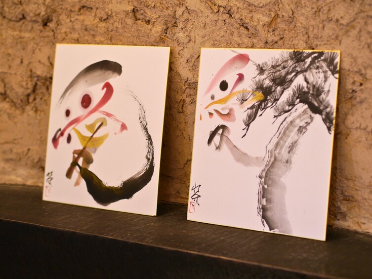 Sumi-e(ink painting) Experience in a relaxing green tea shop in Tsukiji