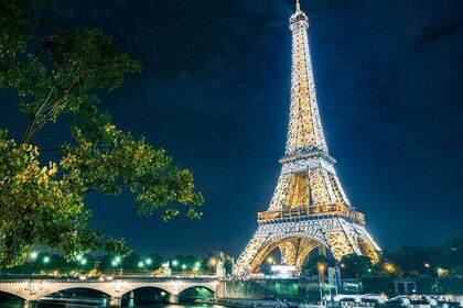 Eiffel Tower Access & Seine River Cruise Top Sightseeing Combo