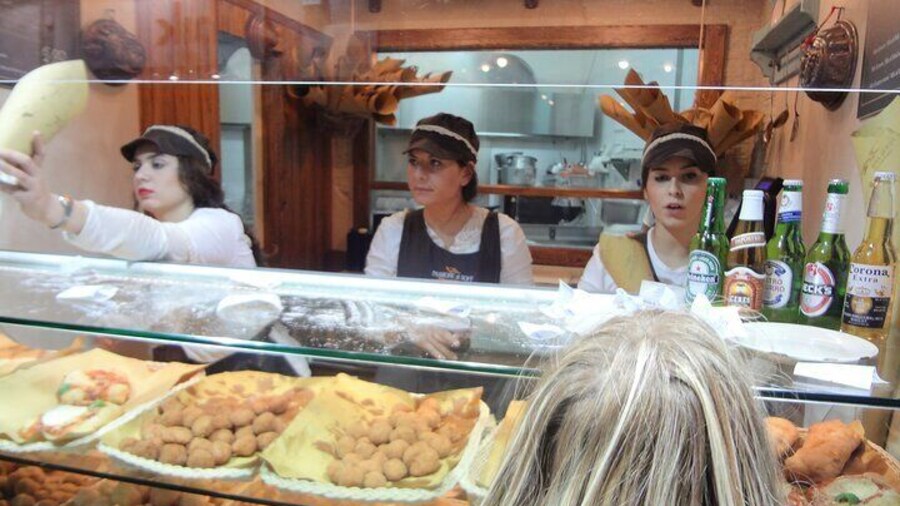 Naples Food Tasting Sightseeing and Local Eateries Guided Tour