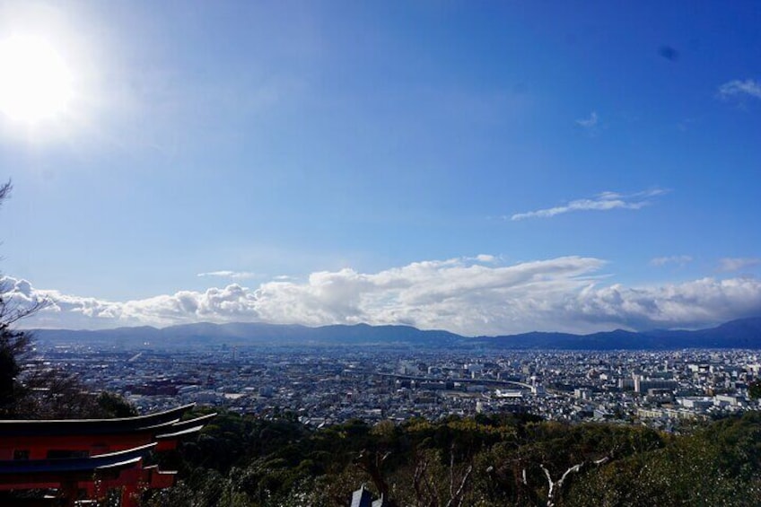 Hidden Trails at Fushimi Inari: Early Morning Walking Tour