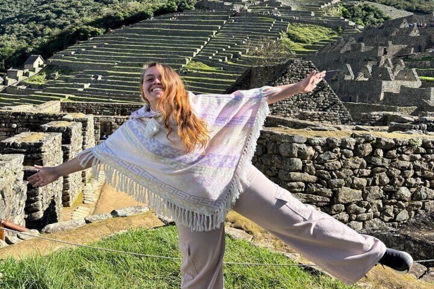 Making the pose all over the tourist destinations she visited