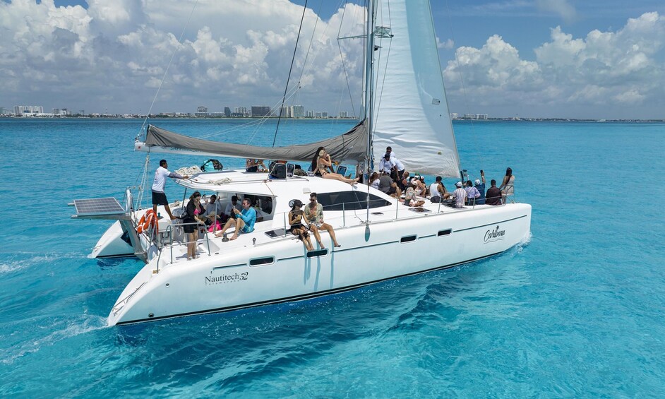 Double Adventure! Catamaran to Isla Mujeres and Cancun Hop-on Hop-off tour