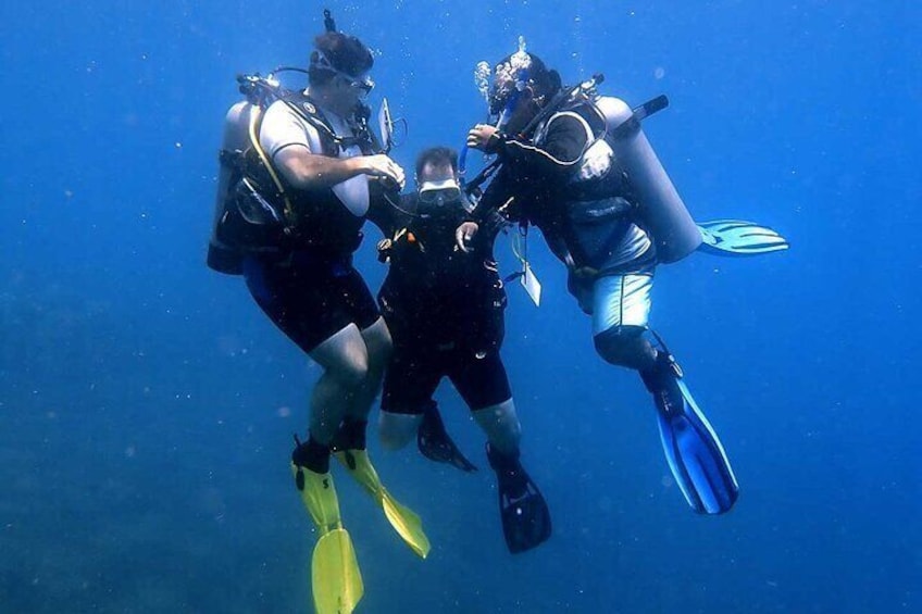 Descending in Balis Underwaterworld