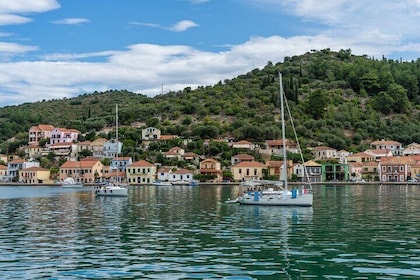 Magical Ithaca Island Bus and Cruise Tour from Kefalonia