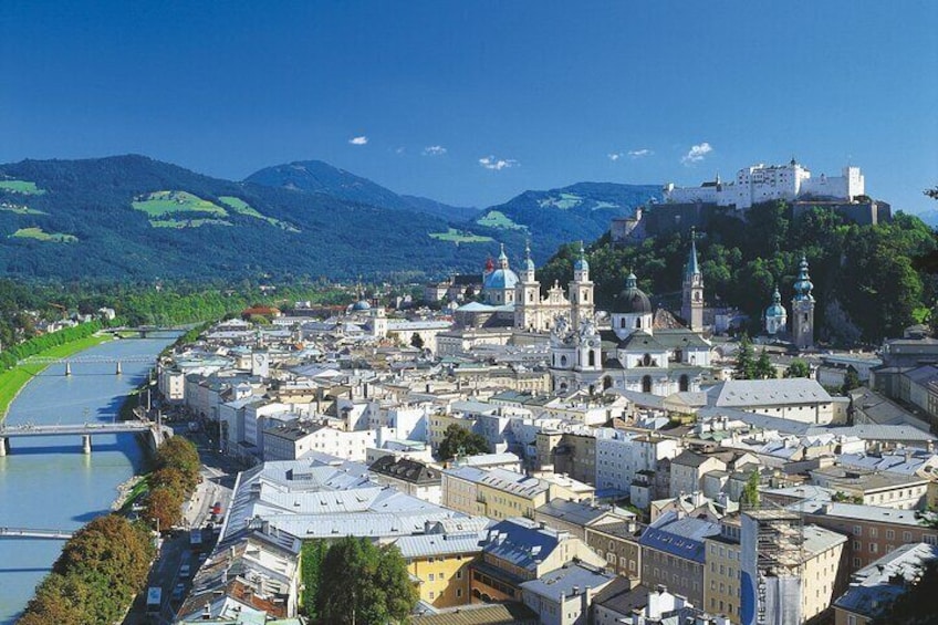 Private Tailor-Made Tour: Salzburg & Lakes from Passau or Linz