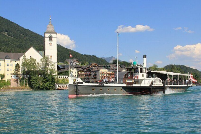 Private Tailor-Made Tour: Salzburg & Lakes from Passau or Linz