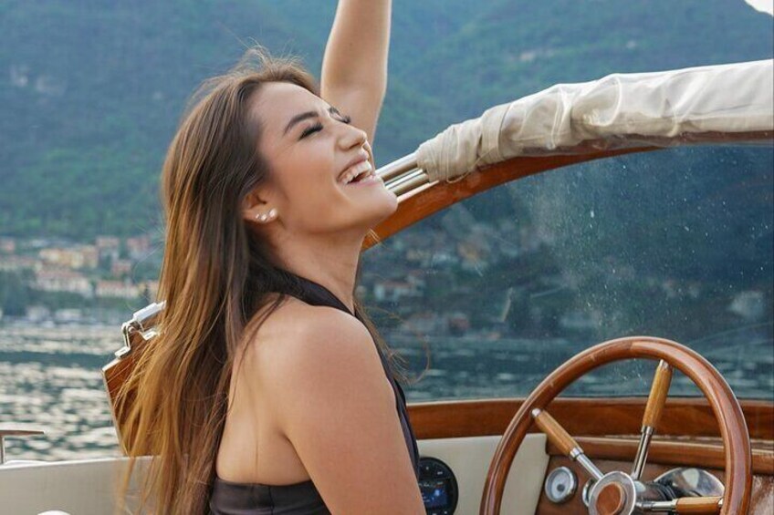 2H - 4H Private Wooden Boat Tour from Bellagio up to 10 pax 