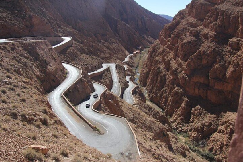 4 Days Desert Tour from Marrakech to Merzouga and Camel Trek