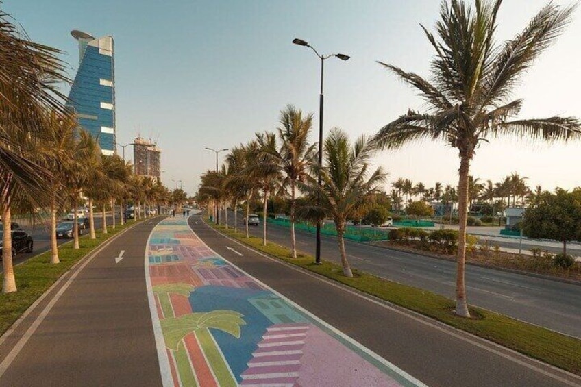 Jeddah Corniche – A scenic promenade with stunning sea views.