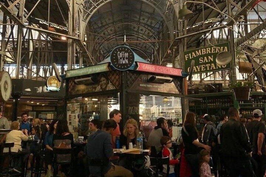San Telmo Walking Tour and Wine Tasting for small groups