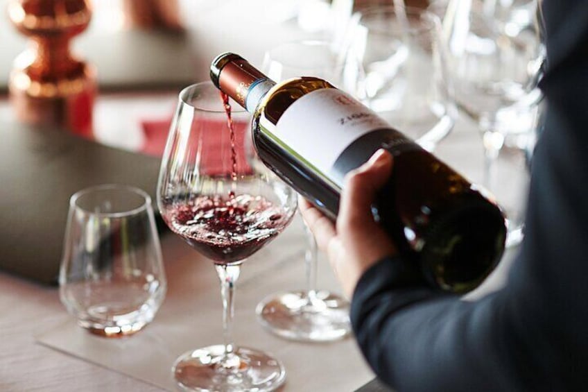 San Telmo Walking Tour and Wine Tasting for small groups