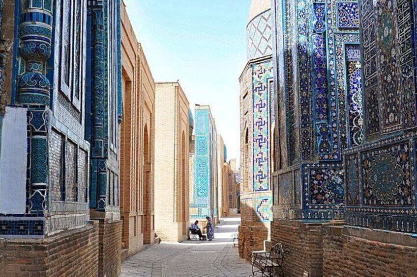 Samarkand Discoveries A Tour of Timeless Wonders with a Guide