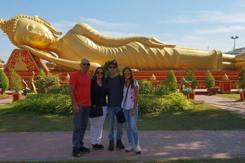 Private Full Day Vientiane City Tour with Buddha Park