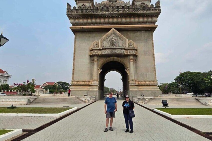 Private Full Day Vientiane City Tour with Buddha Park