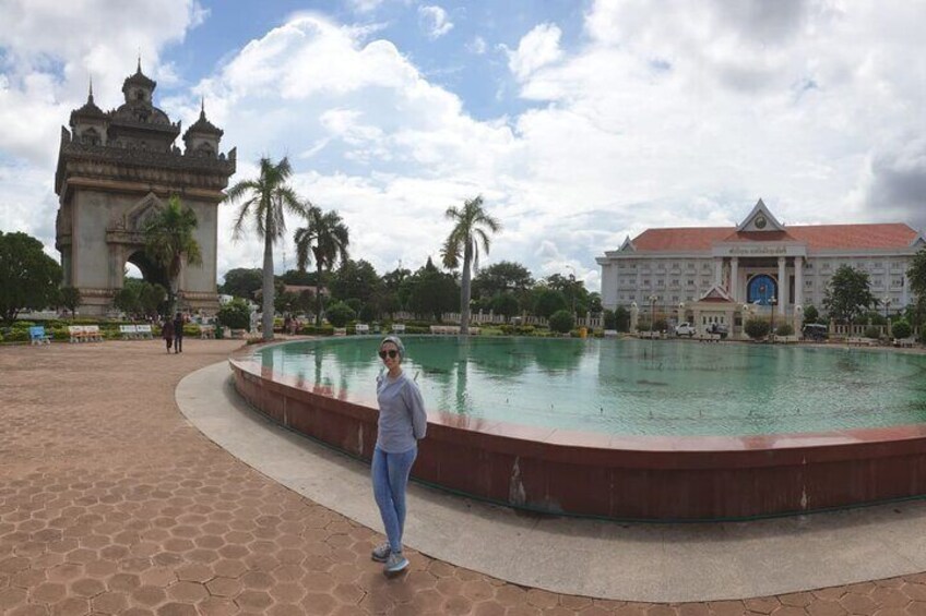 Private Full Day Vientiane City Tour with Buddha Park