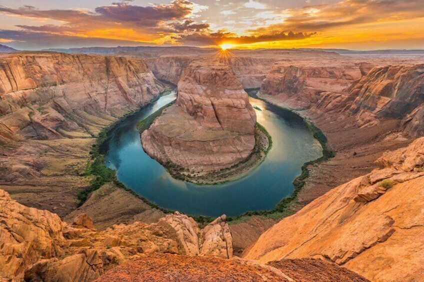 Horseshoe Bend and Antelope Canyon Adventure