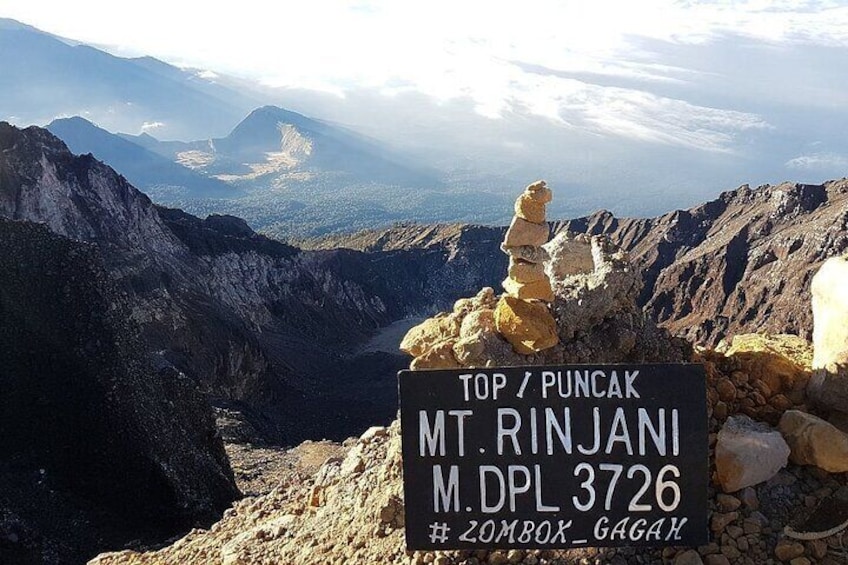 Mount Rinjani 4 Days and 3 Nights Summit Lake and Hot Spring 