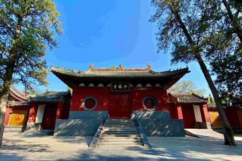Louyang Longmen Grottoes and Shaolin Temple Day Tour from Xian
