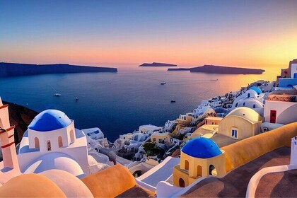 Santorini Highlights Minibus Tour with Oia Sunset