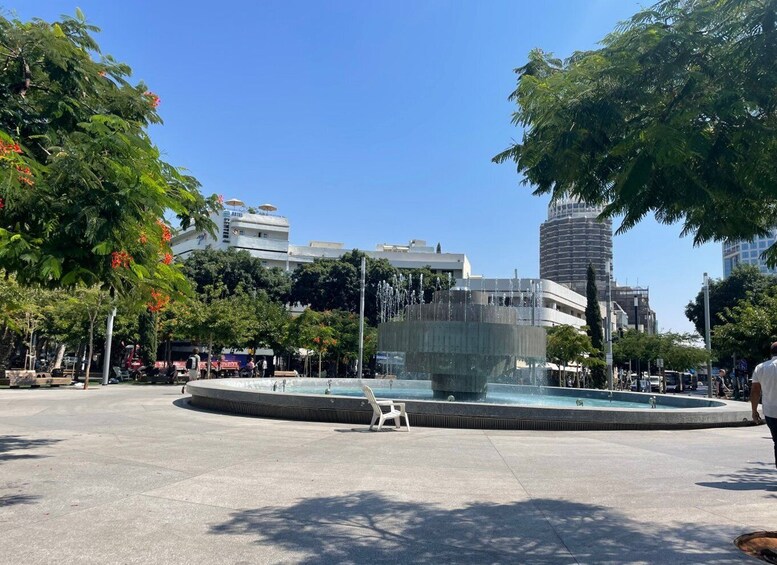 Picture 5 for Activity Tel Aviv: Highlights Beach Rothschild & Dizengoff