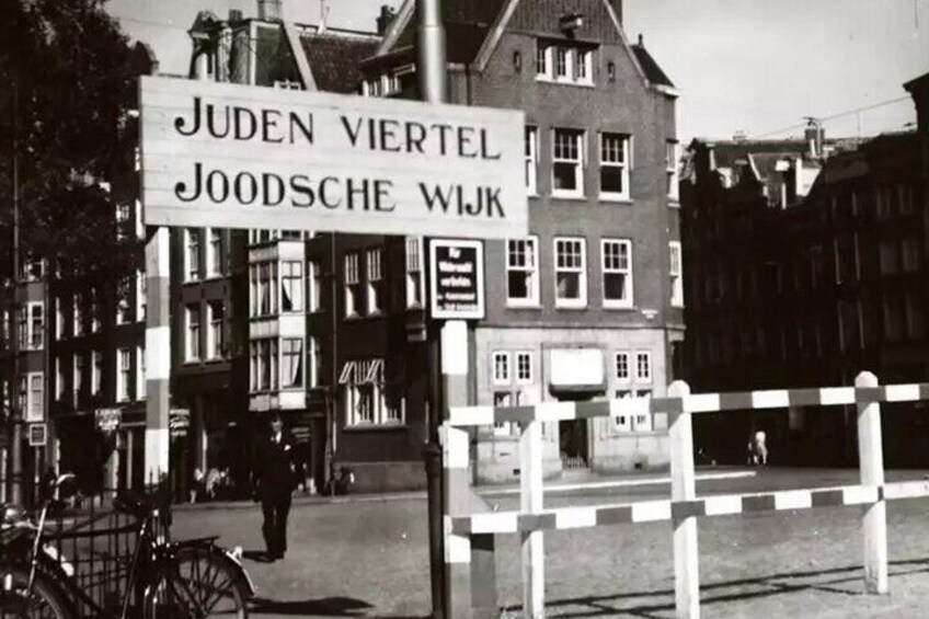 In the Footsteps of Anne Frank: Amsterdam during WWII