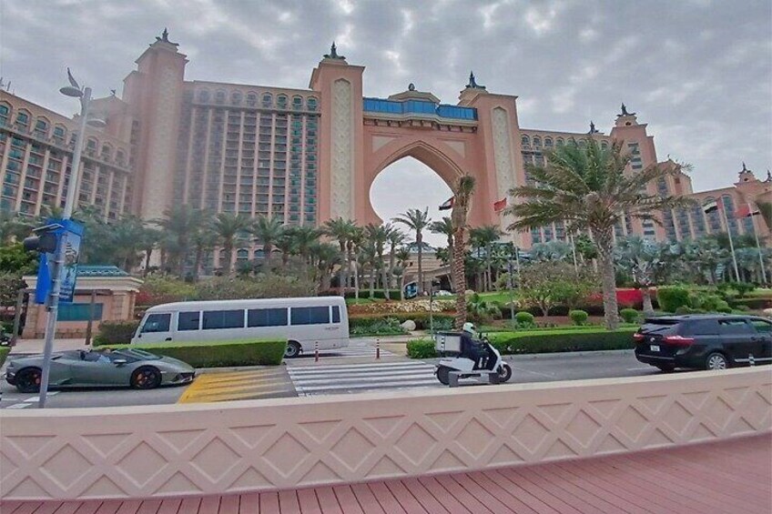 Nestled between the turquoise waters of the Arabian Gulf and majestic Dubai skyline, Atlantis, The Palm is an iconic destination resort that will take you a world away.