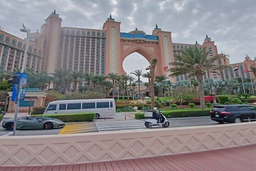 Nestled between the turquoise waters of the Arabian Gulf and majestic Dubai skyline, Atlantis, The Palm is an iconic destination resort that will take you a world away.