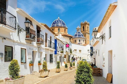 Guadalest, Altea and Algar Fountains entrance from Valencia