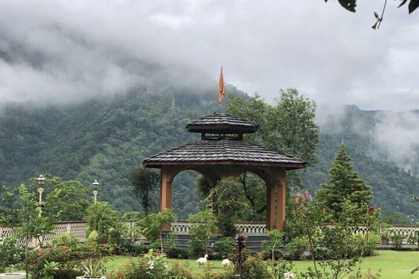 Abhayaranya Yoga Ashram - a yoga retreat center in Rishikesh.