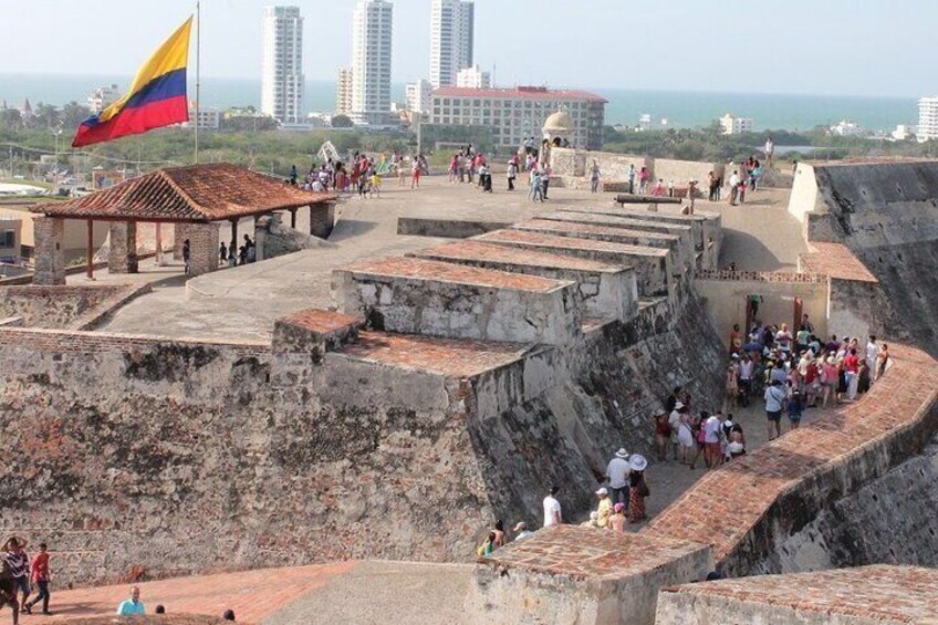 Yellow City Tour with Admission to Castillo San Felipe