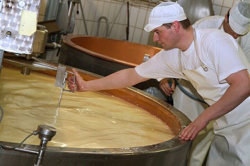 Private Cheese Chocolate and Wine Tour Gruyeres Montreux