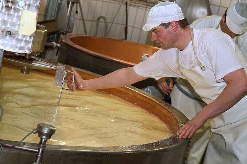 Private Cheese Chocolate and Wine Tour Gruyeres Montreux