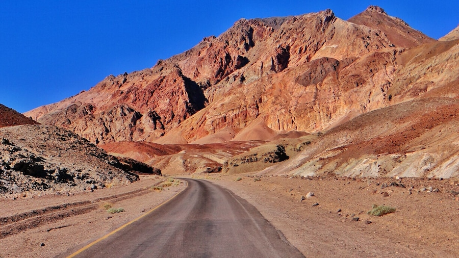 (Gold) 1-Day Las Vegas to Death Valley National Park+ Seven Magic Mountains