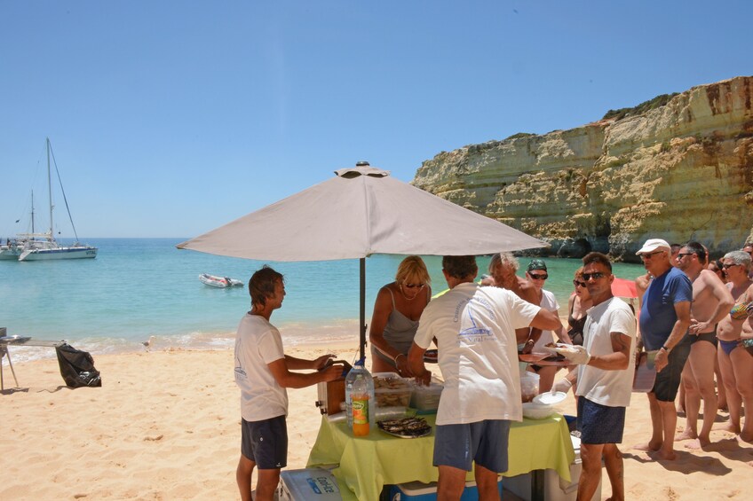 Sailing tour in Algarve with BBQ on the Beach