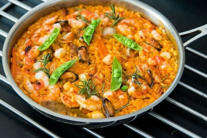 Mediterranean Paella Class in Tampa (Includes 4-Course Meal)