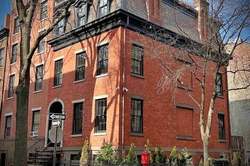 Splendor and Scandal in Brooklyn Heights: A Self Guided Tour
