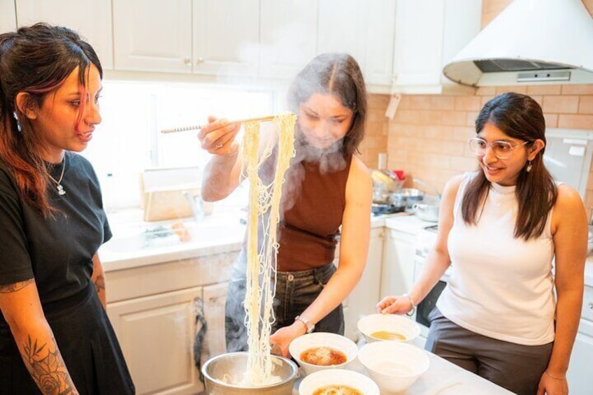 Tokyo: Ramen & Gyoza Cooking Class with Local Supermarket Tour