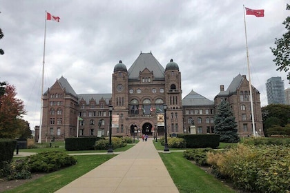 Queen's Park Self Guided Walking Tour